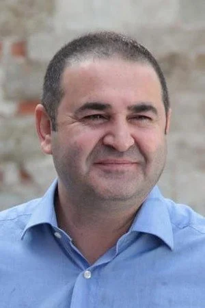 Шафак Сезер