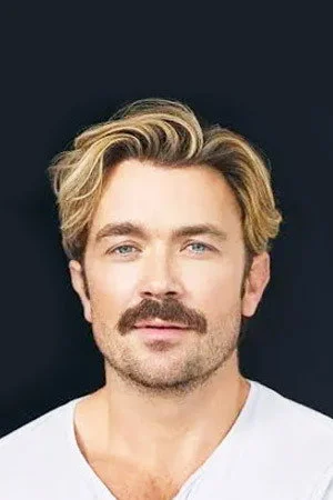 Емріс Купер