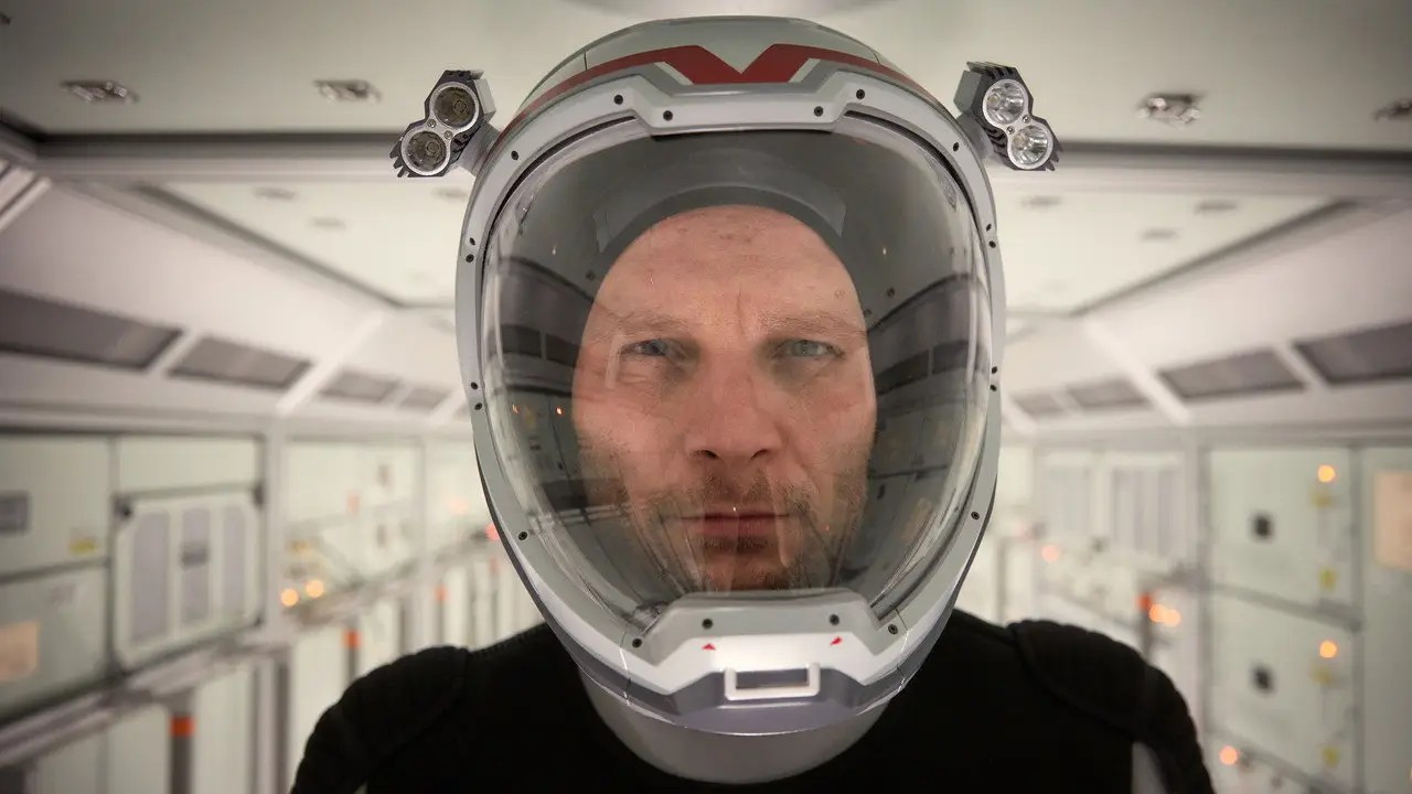 «Марс» — кадр з 1 серії 1 сезону