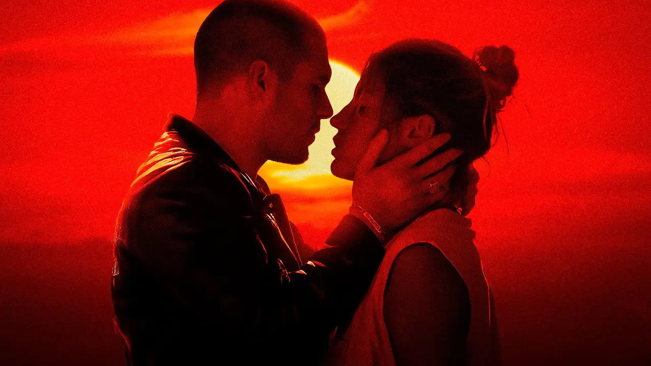 Кадр з фільму «Шалене Кохання / Шалено Закохані»