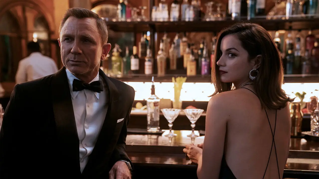Кадр з фільму «007: Не час помирати»