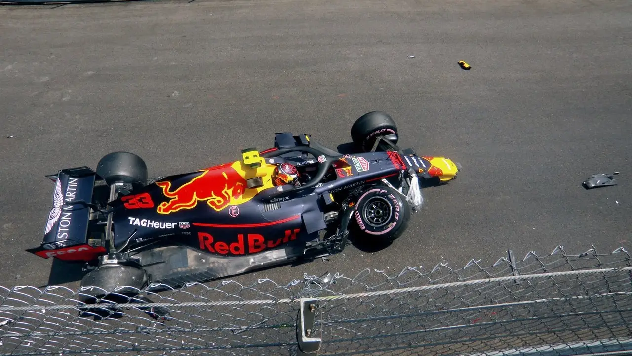 «Formula 1: Жени, щоб вижити» — кадр з 3 серії 1 сезону