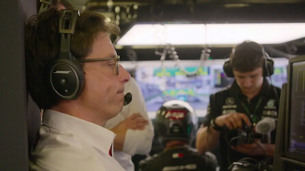 «Formula 1: Жени, щоб вижити» — кадр з 2 серії 5 сезону