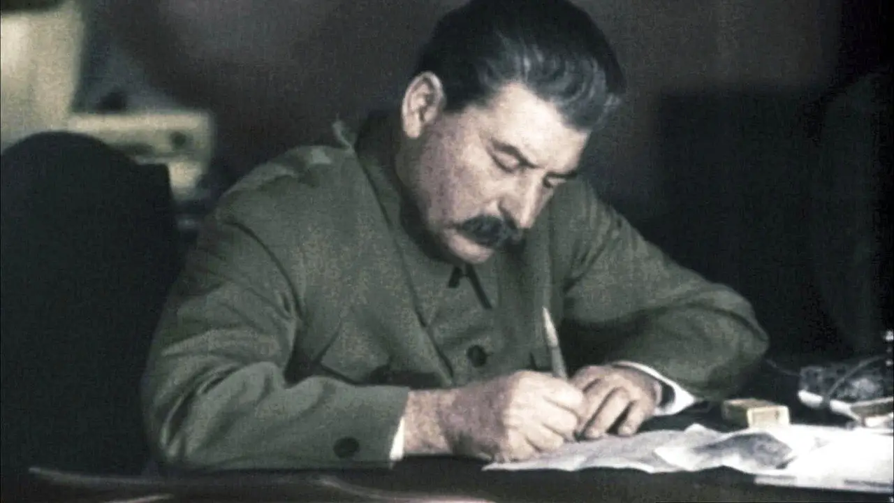 «Апокаліпсис. Сталін» — кадр з 2 серії 1 сезону