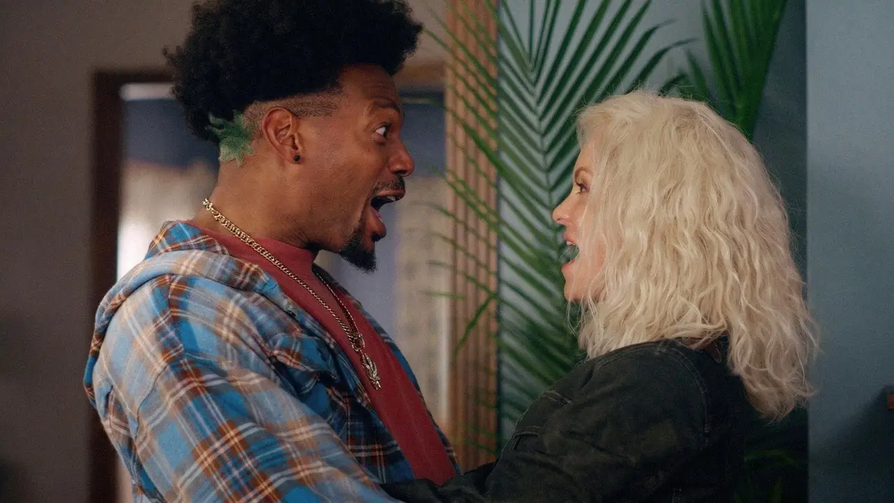 Кадр з фільму «Дуже страшне кіно 6»
