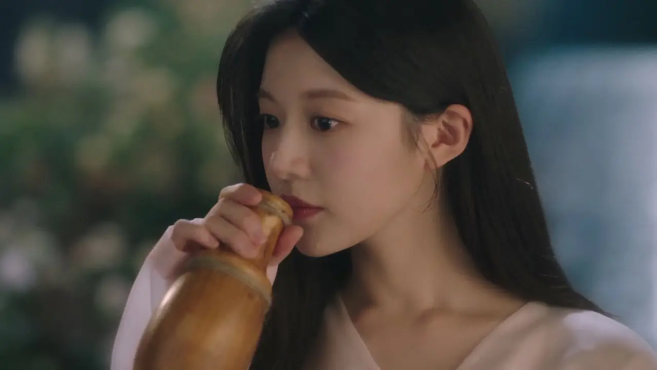 «Алхімія душ» — кадр з 1 серії 2 сезону