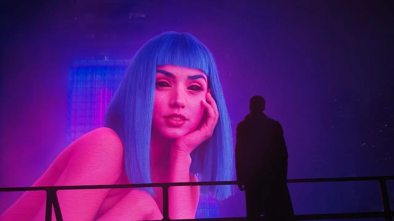 Кадр з фільму «Той, хто біжить по лезу 2049»