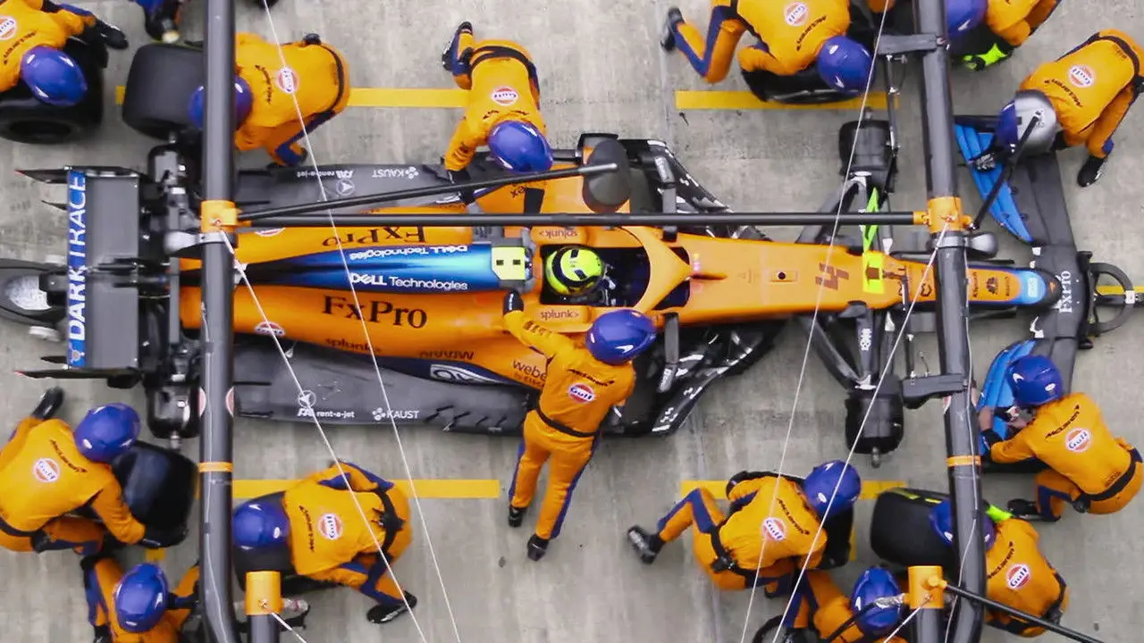 «Formula 1: Жени, щоб вижити» — кадр з 2 серії 4 сезону