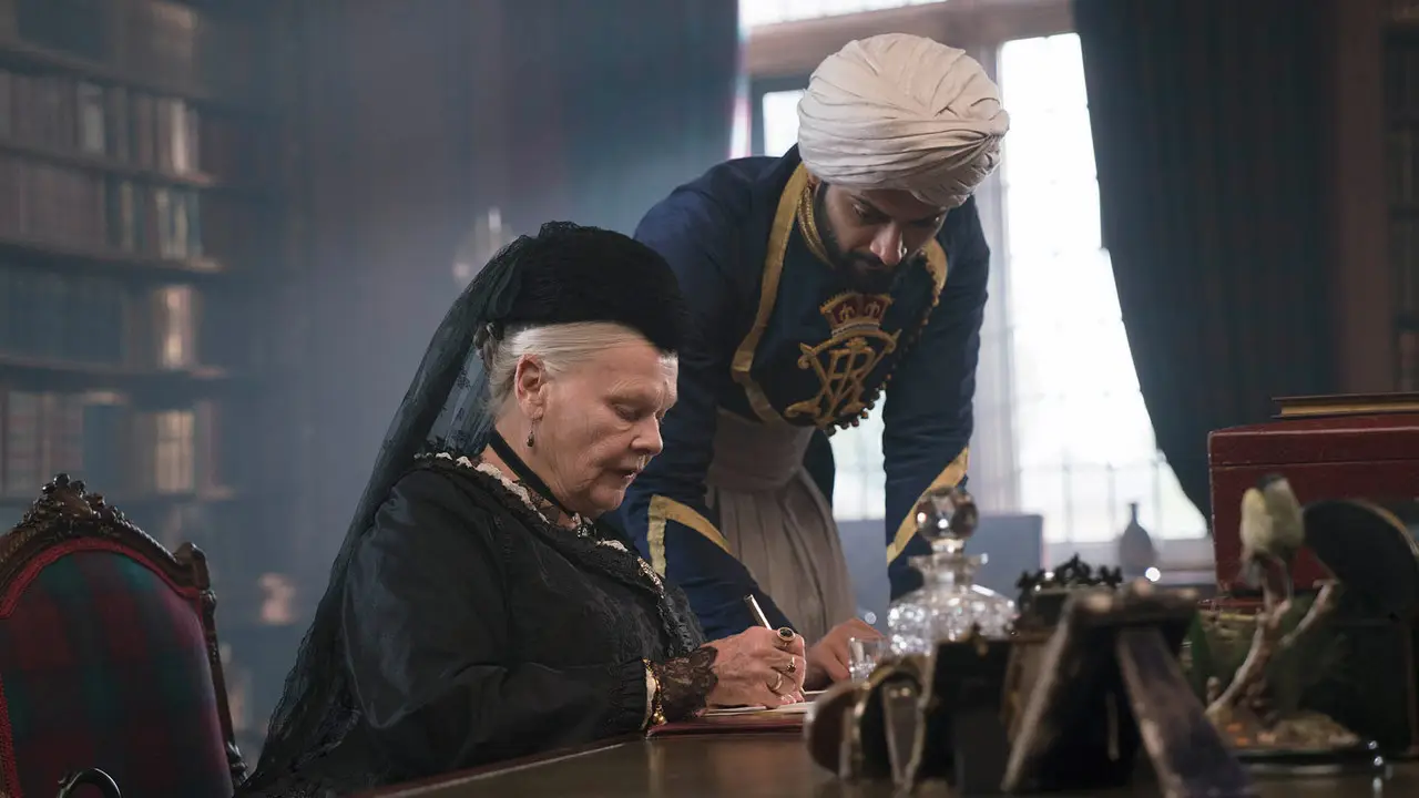 Кадр з фільму «Вікторія та Абдул»