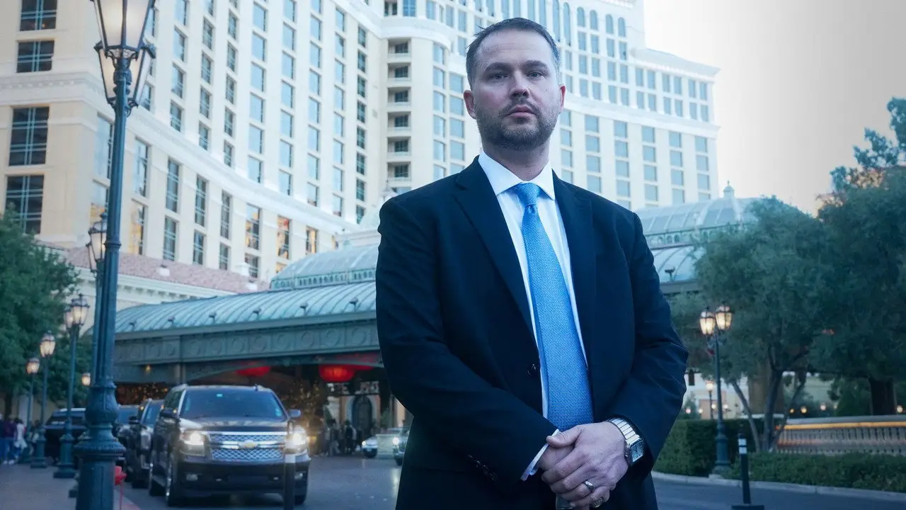 «Найрозшукуваніший: Підліток-хакер» — кадр з 1 серії 1 сезону