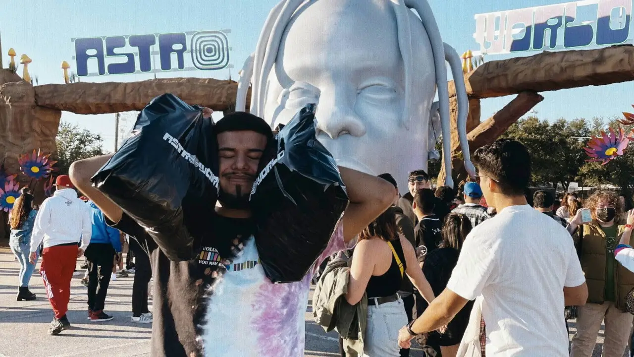 Кадр з фільму «Фіаско: Трагедія на фестивалі Astroworld»