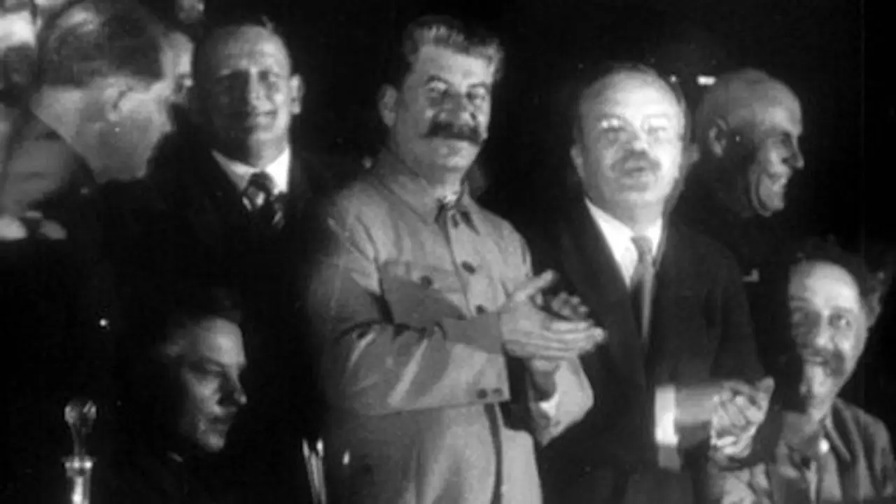 «Як стати тираном» — кадр з 4 серії 1 сезону