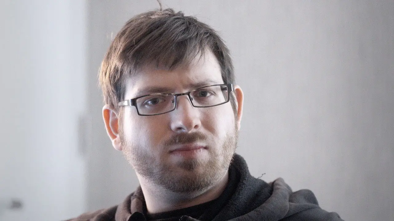 «Найрозшукуваніший: Підліток-хакер» — кадр з 2 серії 1 сезону