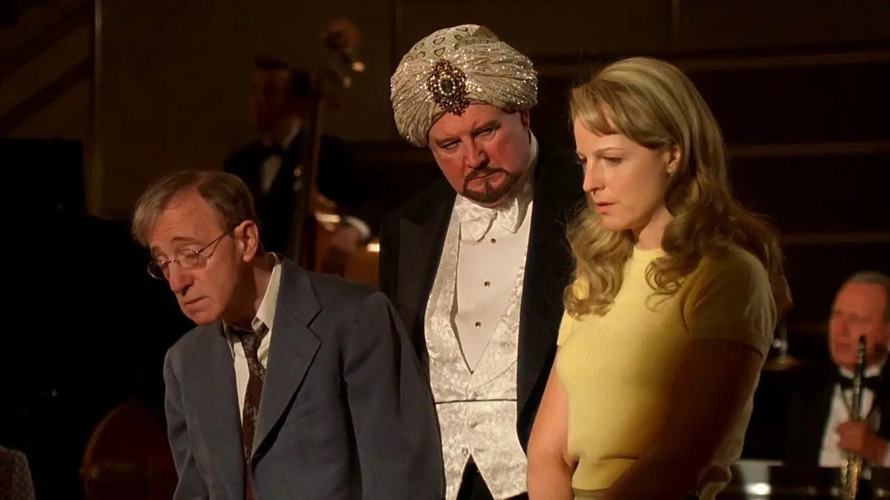 Кадр з фільму «Прокляття нефритового скорпіона»
