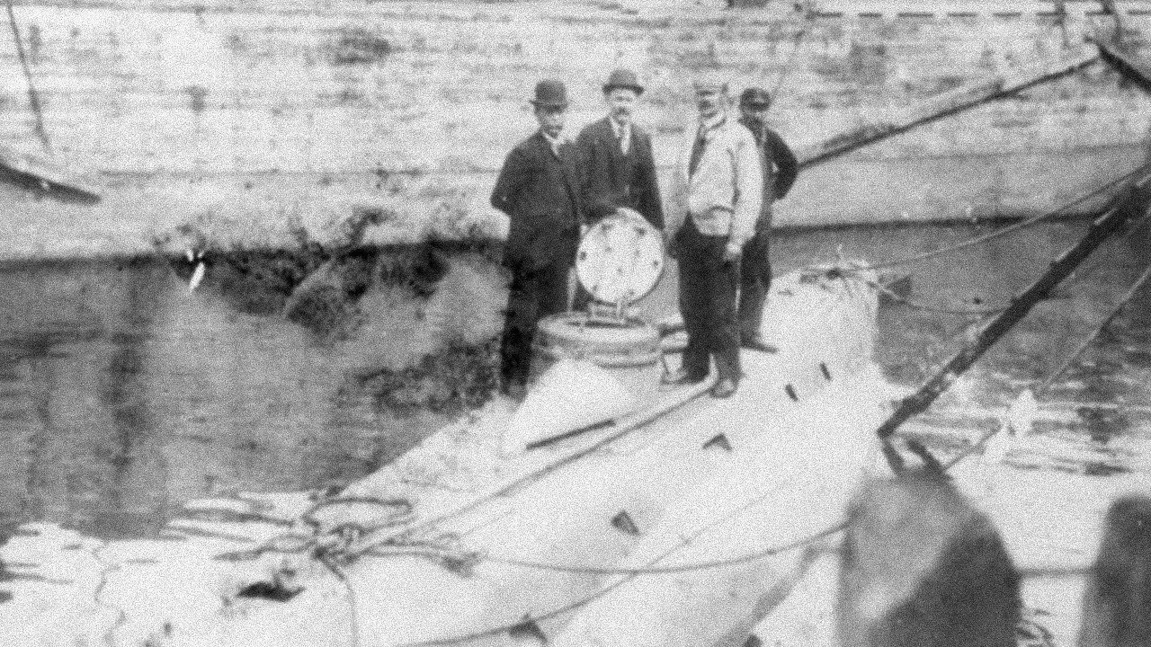 Кадр з фільму «Джон Філіп Голланд. Винахідник субмарини»