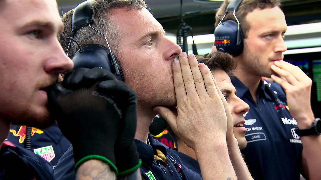 «Formula 1: Жени, щоб вижити» — кадр з 5 серії 2 сезону