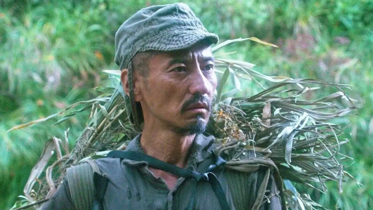 Кадр з фільму «Онода: 10 000 ночей у джунглях»