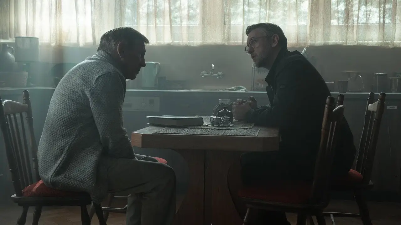 «Порядна людина» — кадр з 2 серії 1 сезону