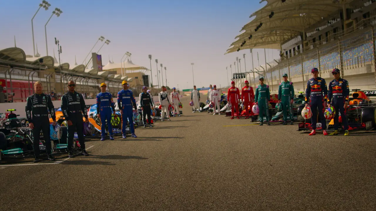 «Formula 1: Жени, щоб вижити» — кадр з 1 серії 4 сезону