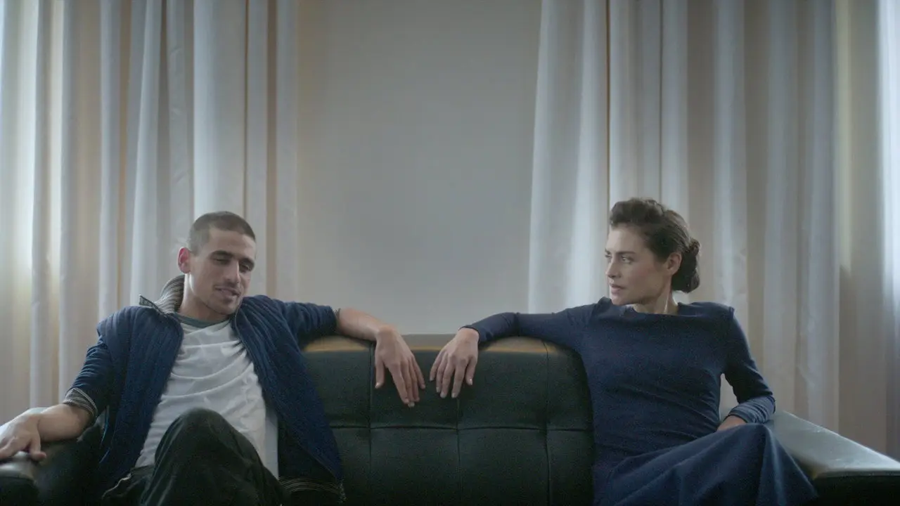 «Суджені. The One» — кадр з 5 серії 1 сезону