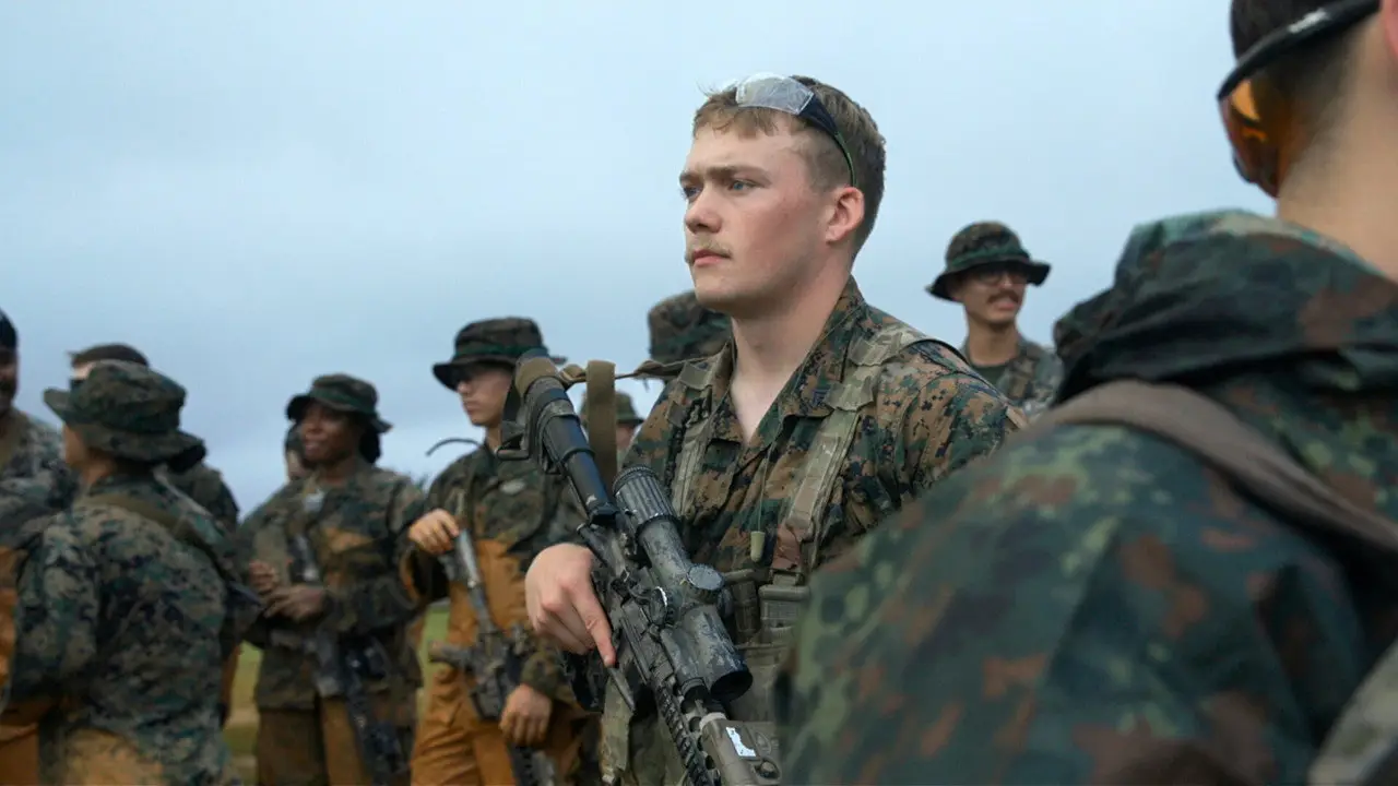 «Морські піхотинці» — кадр з 1 серії 1 сезону