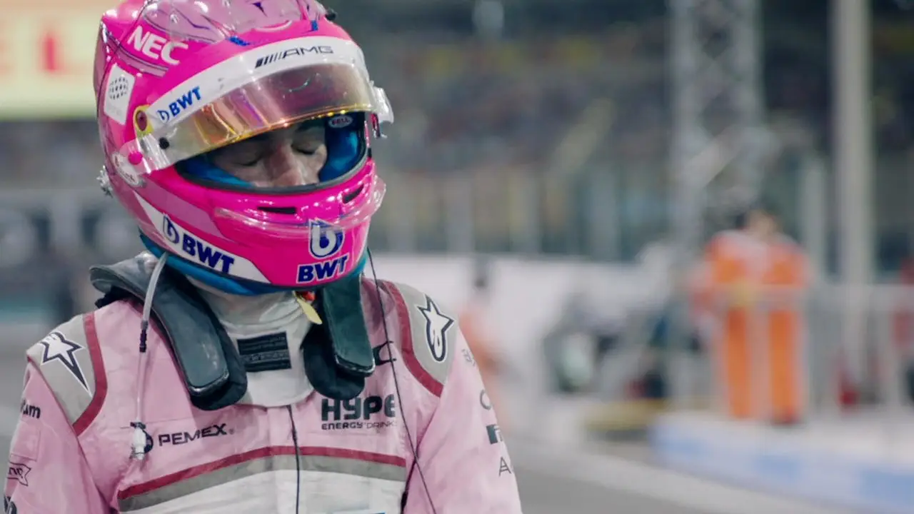 «Formula 1: Жени, щоб вижити» — кадр з 6 серії 1 сезону