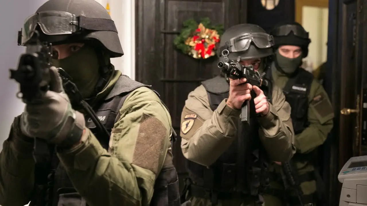 Кадр з фільму «Спецслужби»