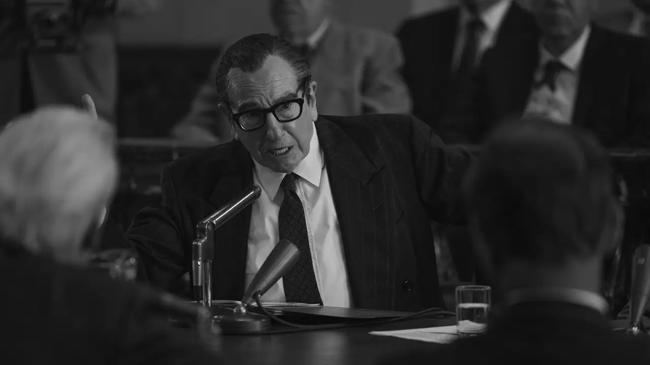 «Життя, Ларрі та гонитва за нещастям: Майже історія Америки» — кадр з 3 серії 1 сезону