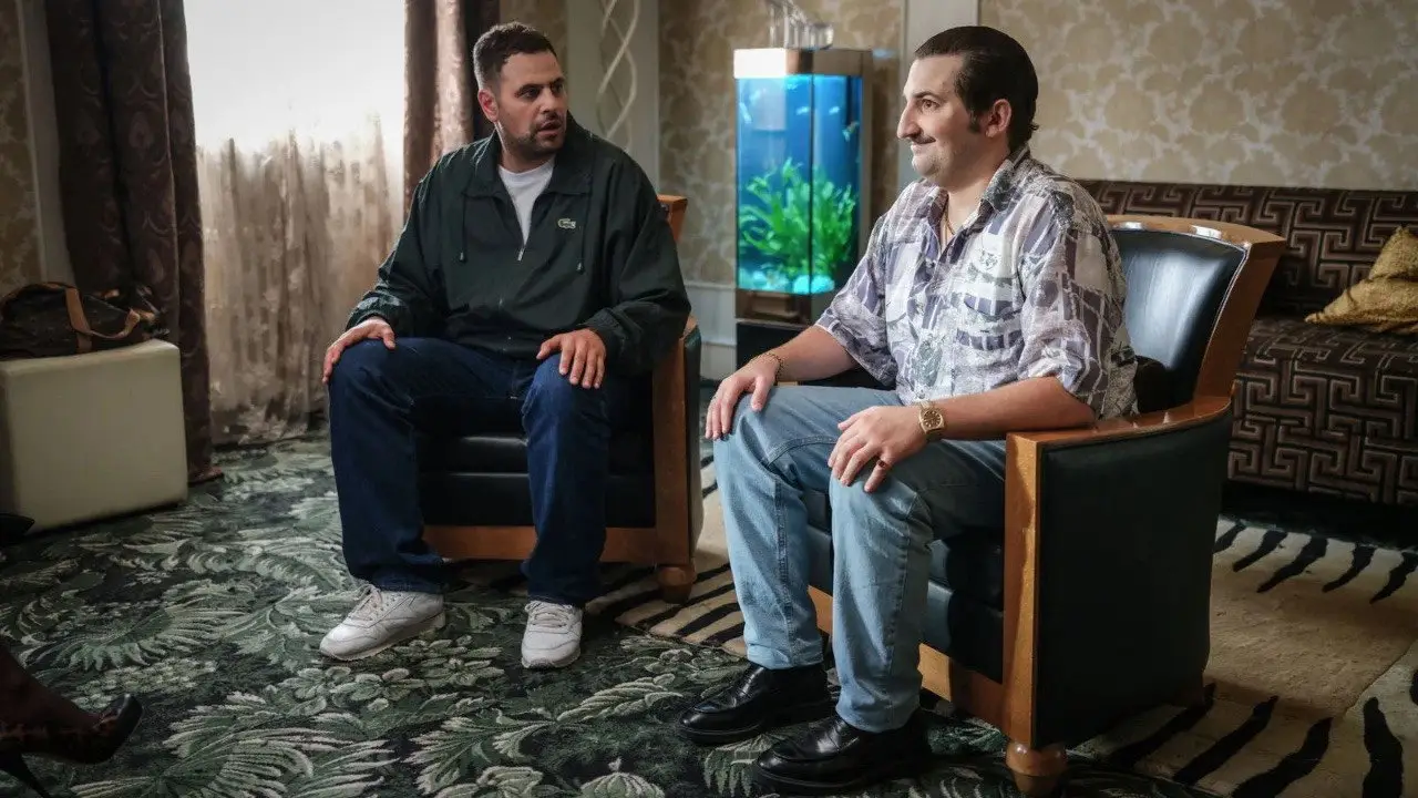 Кадр з фільму «Сім'я виродків / Сімейка покидьків / Байстрюки»