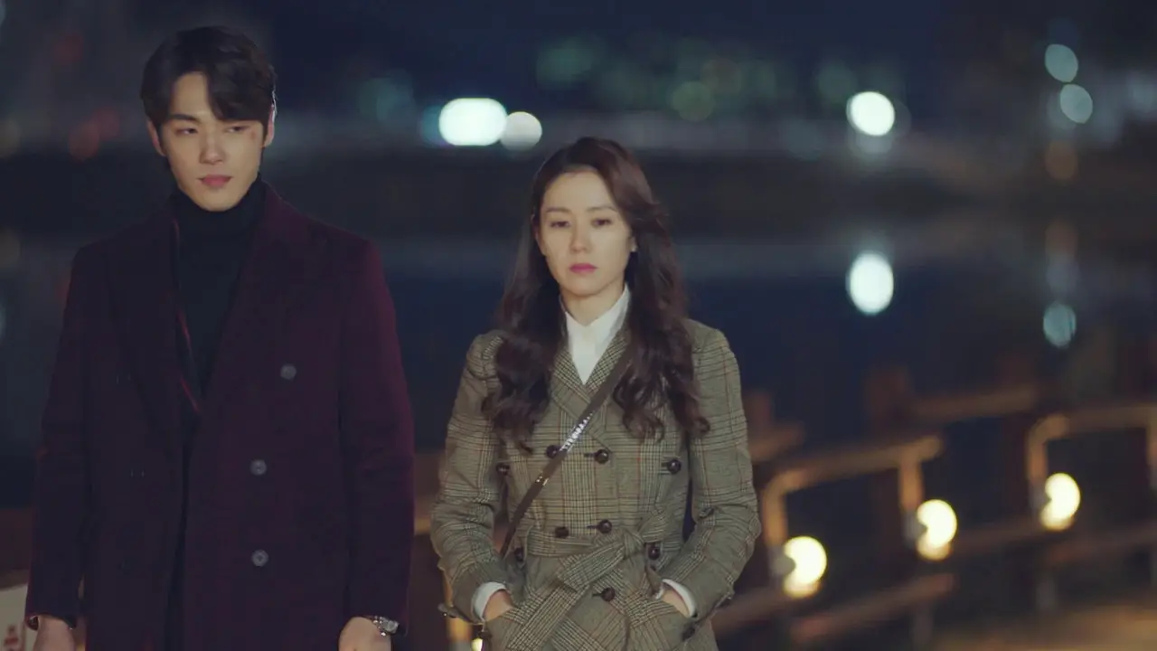 «Аварійна Посадка – Кохання / Незаплановане кохання» — кадр з 6 серії 1 сезону