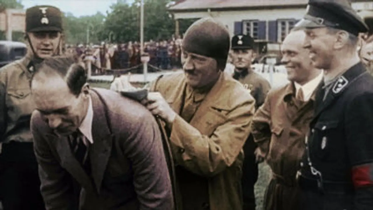 «Апокаліпсис: Злет Гітлера» — кадр з 1 серії 1 сезону